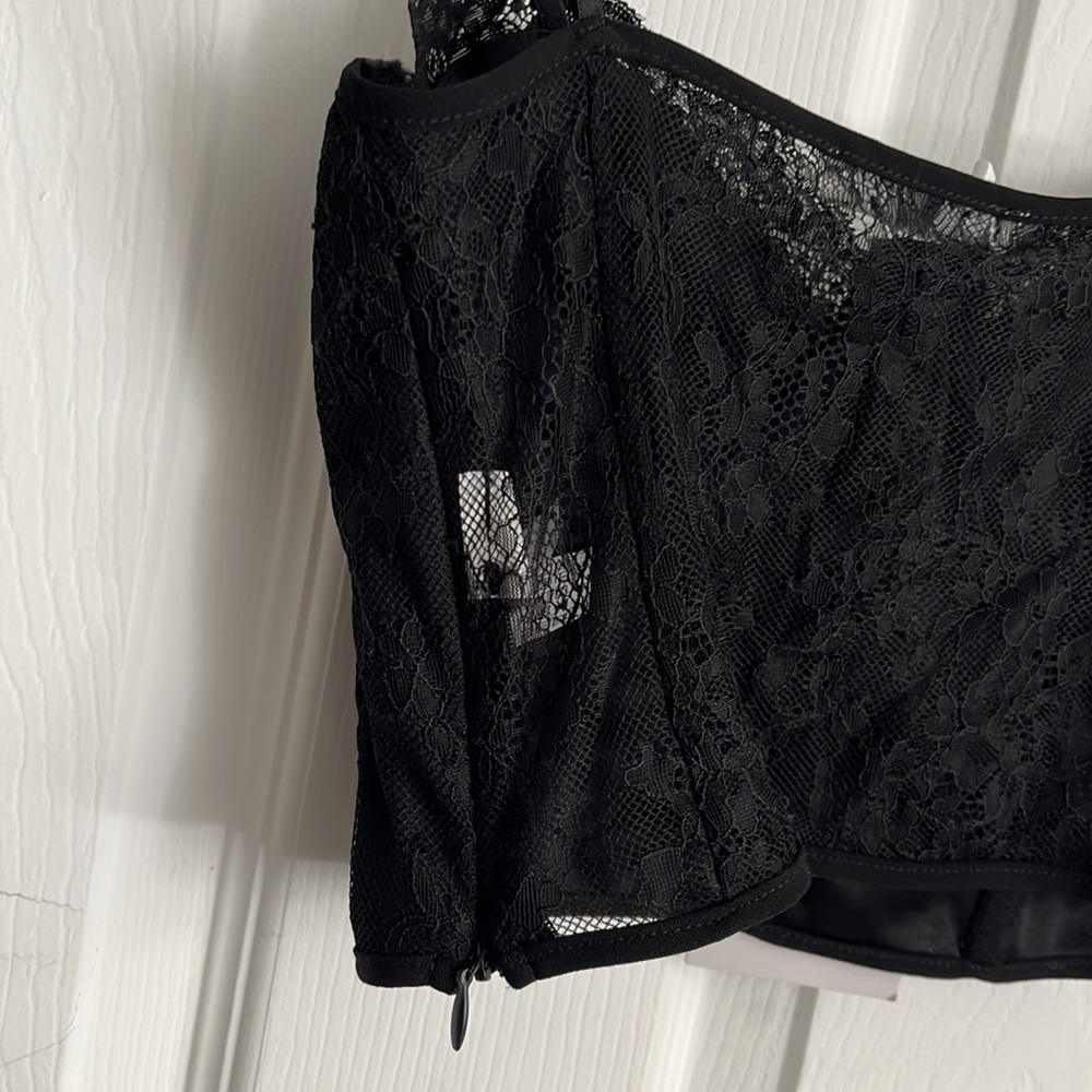 NWT black Bustier top with adjustable straps and zipper. - Picture 6 of 7